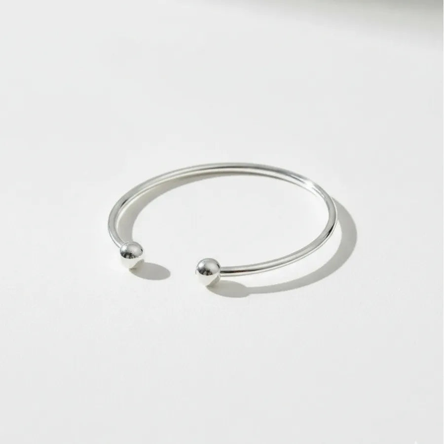Pulseira de berloques elegante, moderna e ajustável, de aço, com design plano